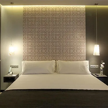 Axel Two 4 Sup - Adults Only