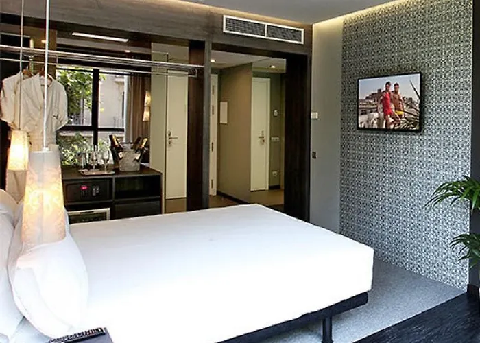 Axel Two 4 Sup - Adults Only 4*