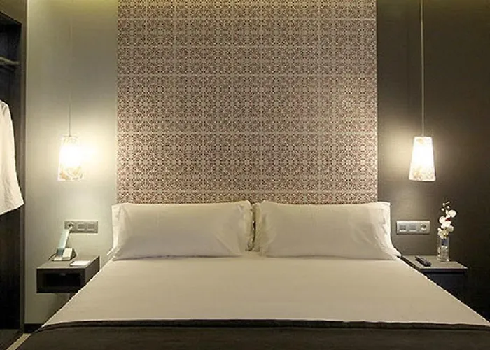 Axel Two 4 Sup - Adults Only