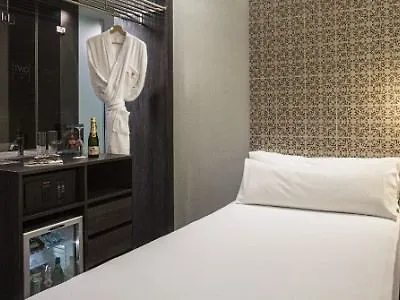 ツゥー バイ アクセル 4* Sup 大人専用 バルセロナ